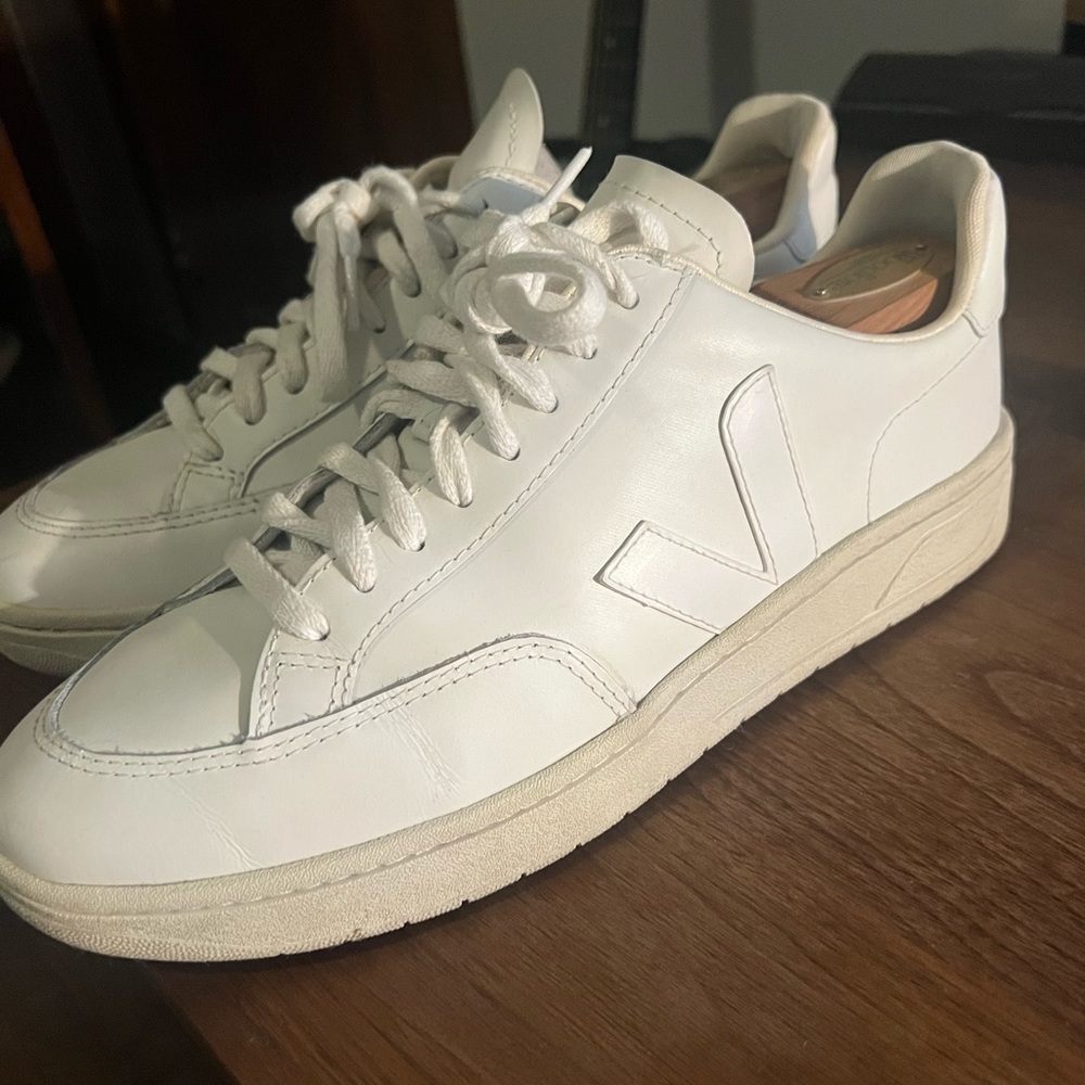 Mens Vejas all white sneakers size 8.5 (fits like 9.5)